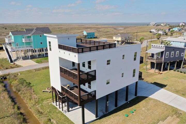 Property Photo: 4026 5th Street TX 77554
