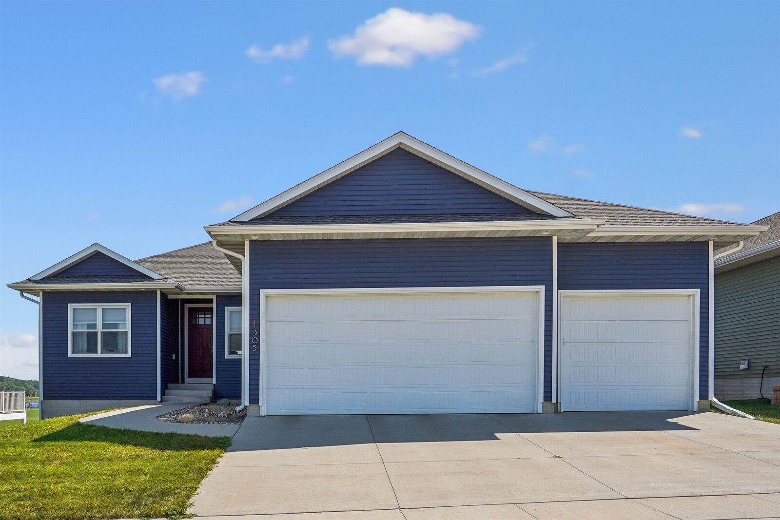 Property Photo:  1305 SE 1st Street  IA 50677 