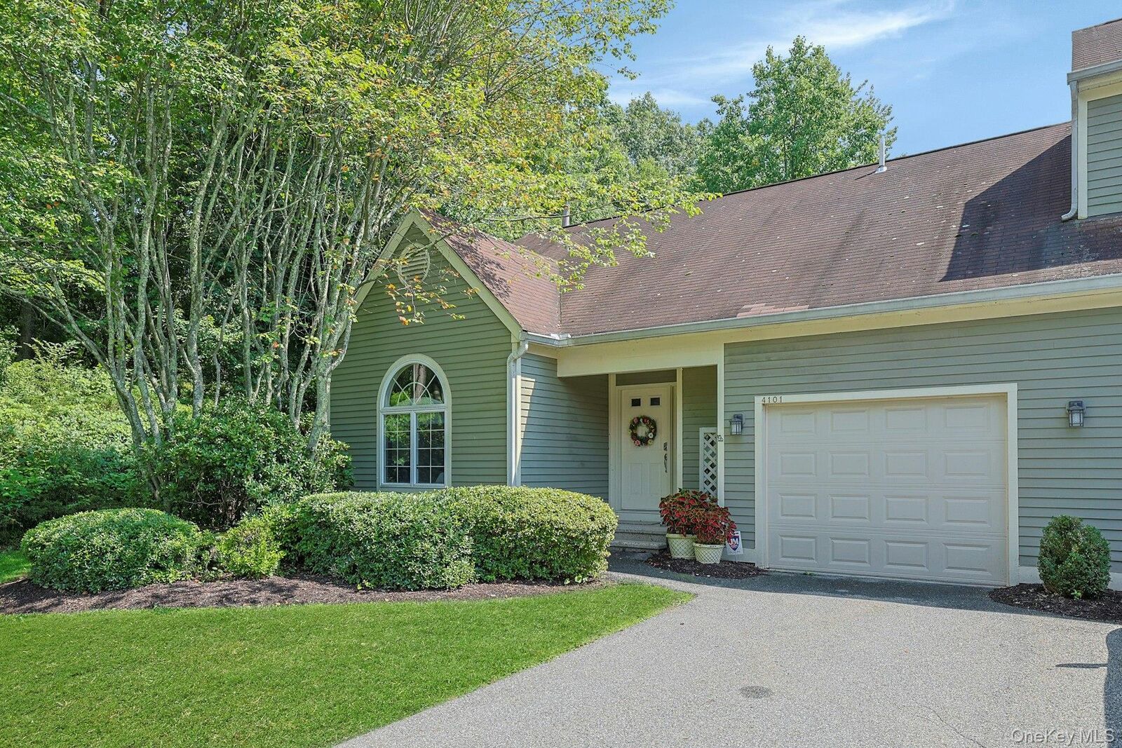 Property Photo:  4101 Victoria Drive  NY 10549 