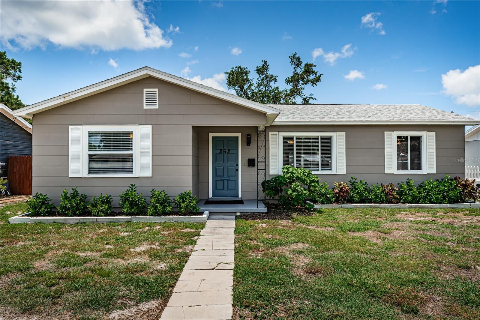 Property Photo:  262 40 Avenue NE  FL 33703 