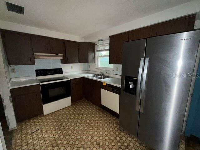 Property Photo:  1050 Beach Lane  FL 33880 