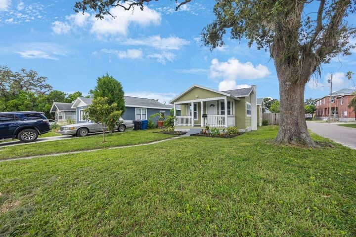Property Photo:  1160 36th Avenue N  FL 33704 