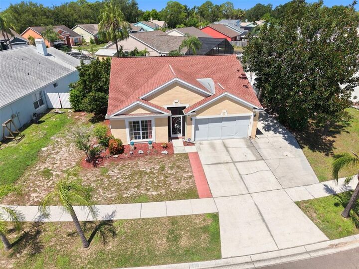 Property Photo:  207 Lakeway Lane  FL 33572 