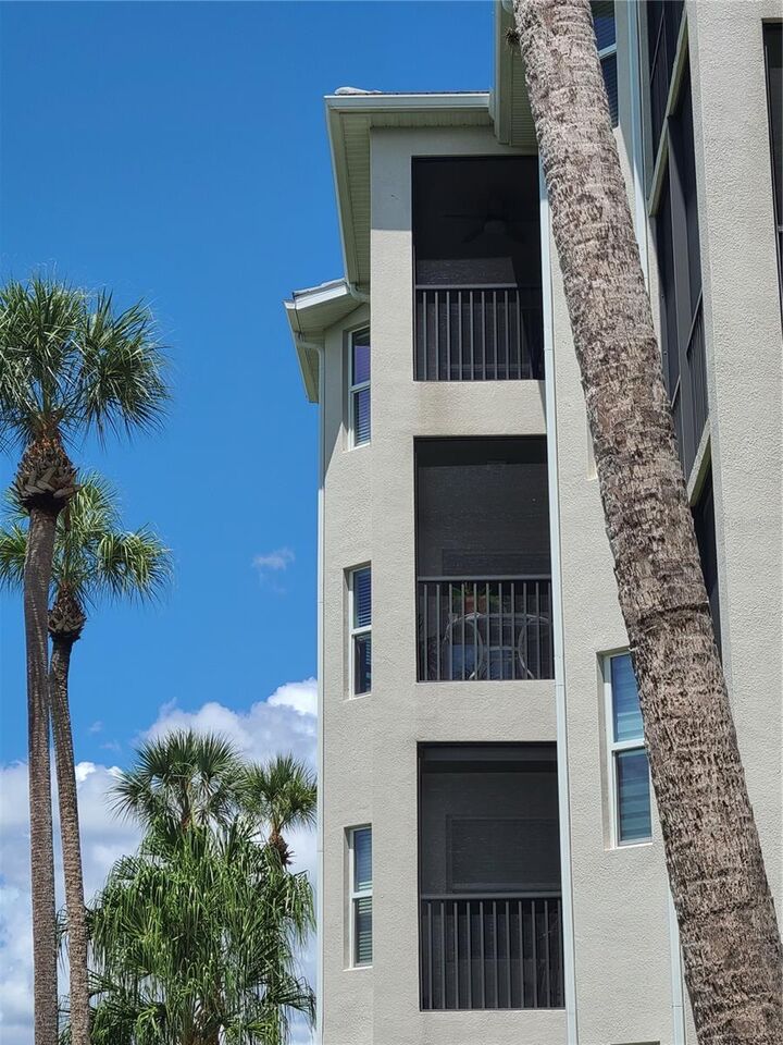 Property Photo: 1030 Tidewater Shores Loop 402 FL 34208