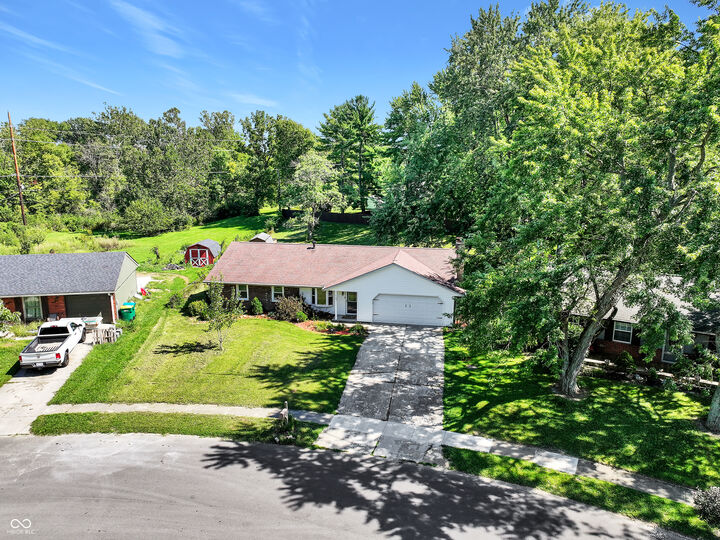 Property Photo:  1105 Brookside Lane  IN 46168 