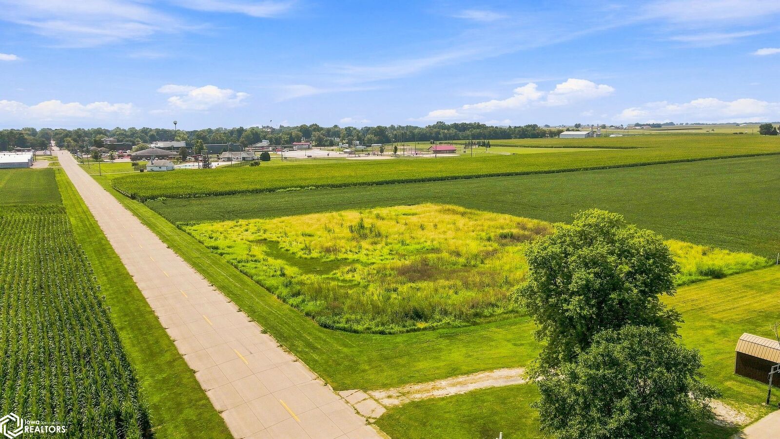Property Photo:  120 Th Avenue  IA 52637 