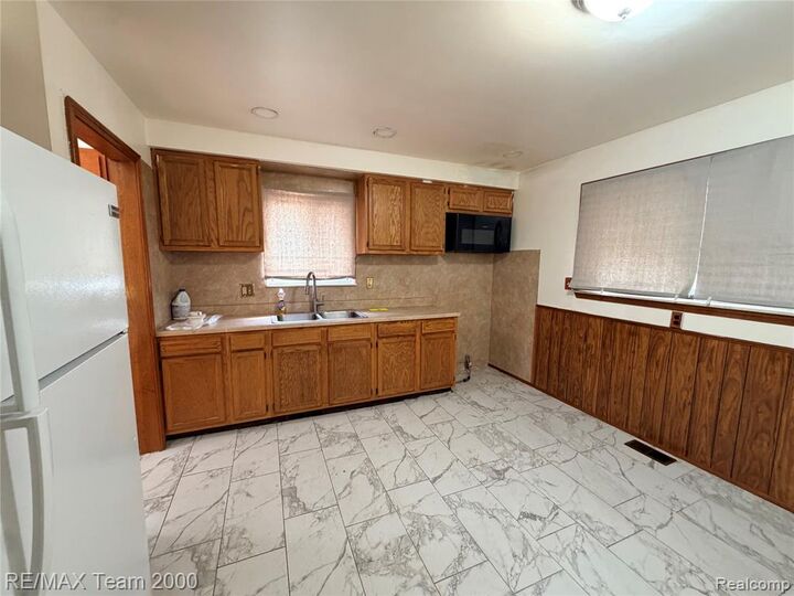 Property Photo:  5953 Beech Daly Road  MI 48180 1179 
