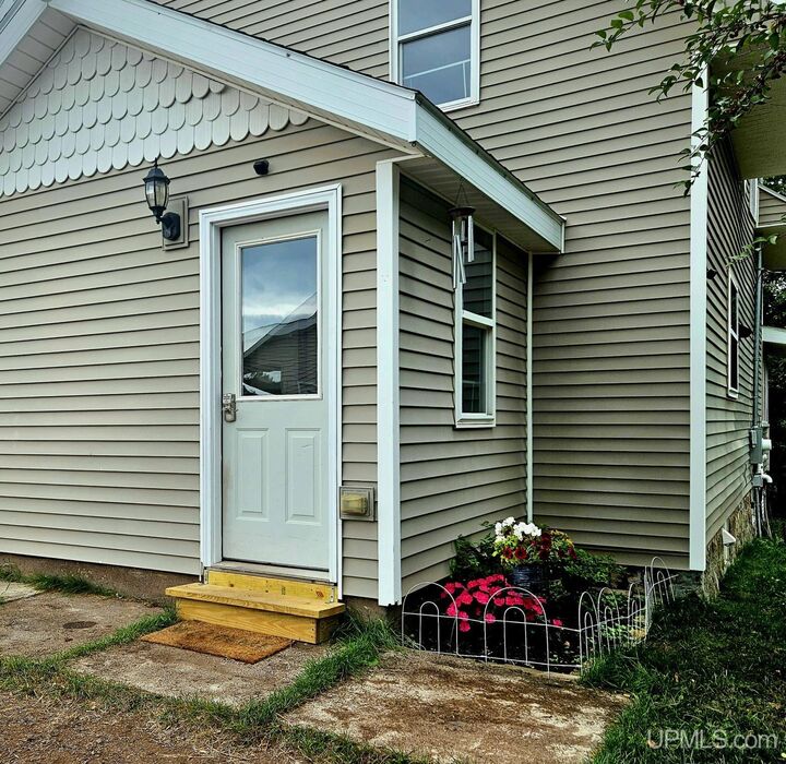 Property Photo: E5755 Bluffview Road MI 49938