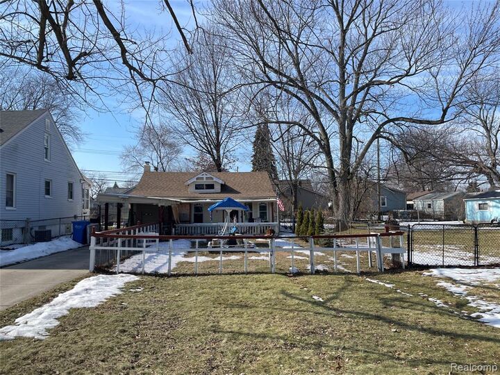 Property Photo:  26521 Barrington  MI 48071 