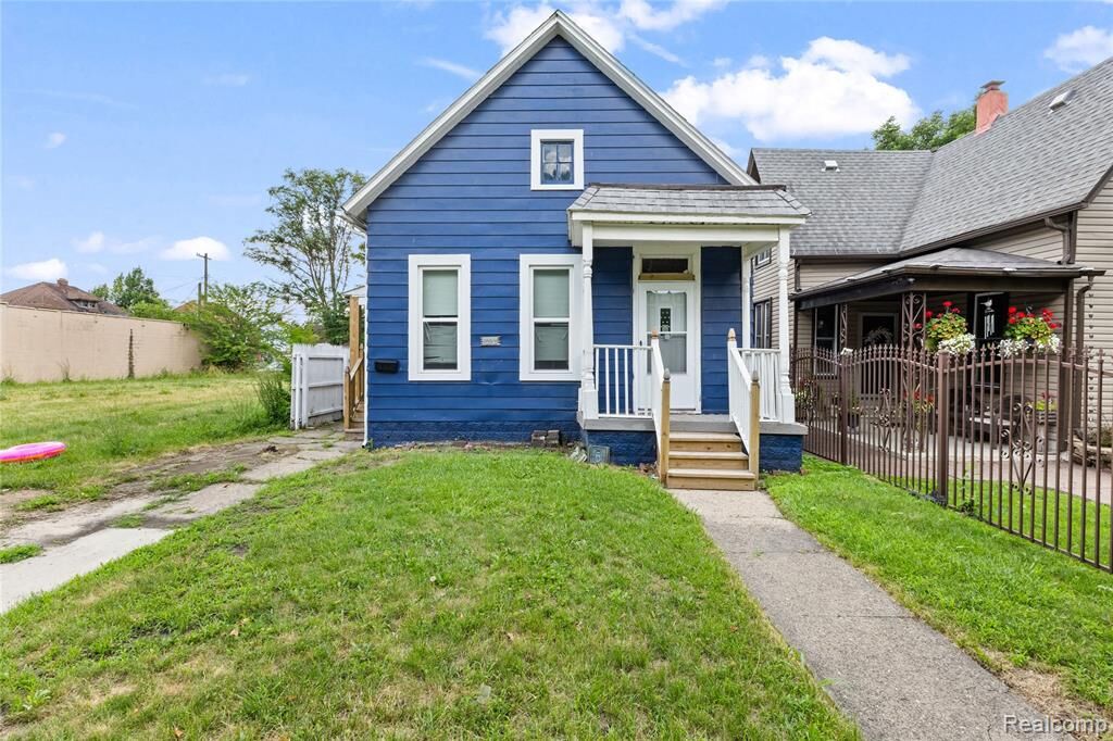 Property Photo:  1023 Dragoon Street  MI 48209 2354 