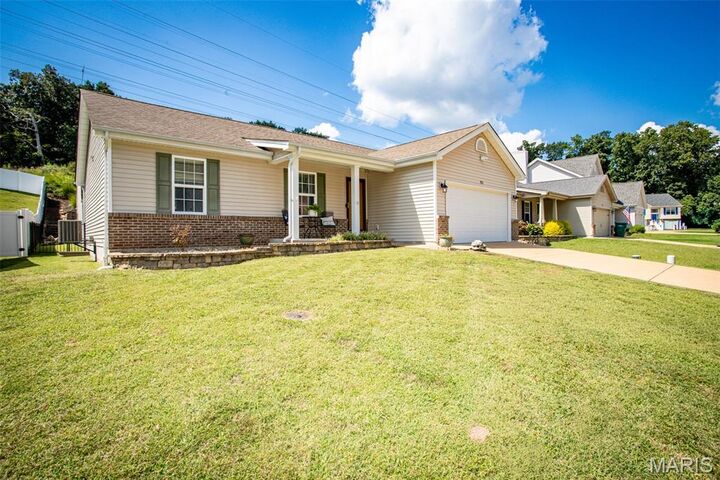 Property Photo:  921 San Luis Drive  MO 63026 