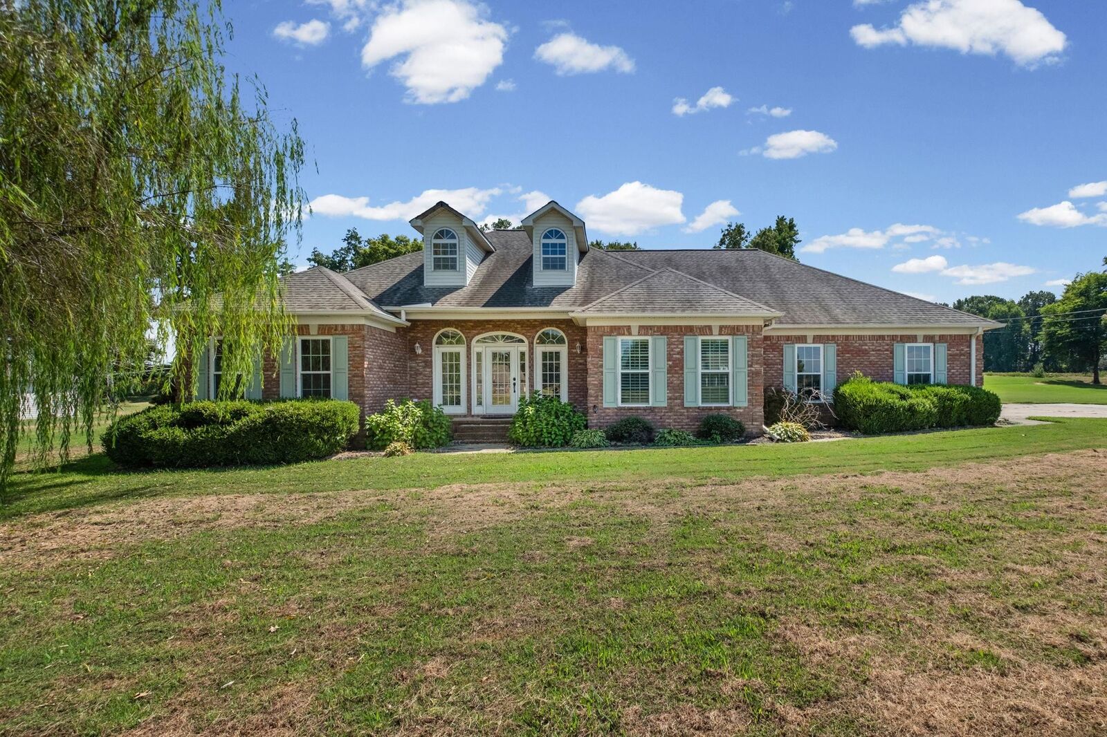 Property Photo: 371 Brierhedge Rd TN 38019