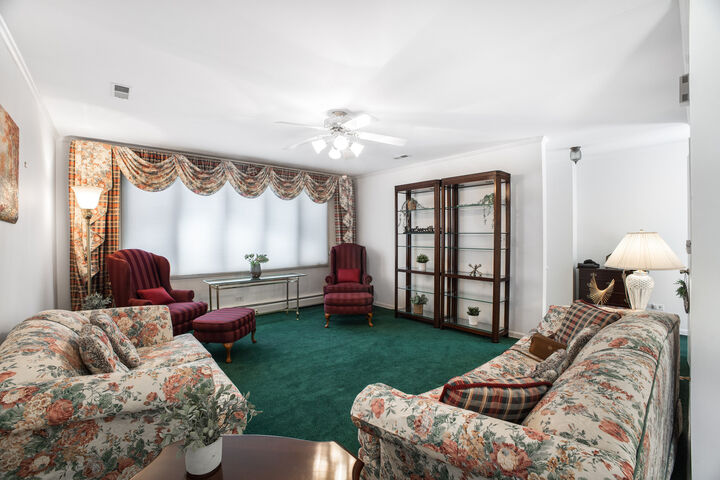 Property Photo:  1212 N Maple Avenue  IL 60526 