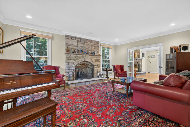 Property Photo:  1520 Oakwood Avenue  IL 60035 