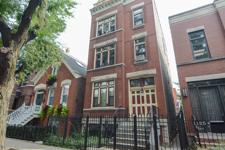 Property Photo: 1129 N Winchester Avenue Ch2 IL 60622