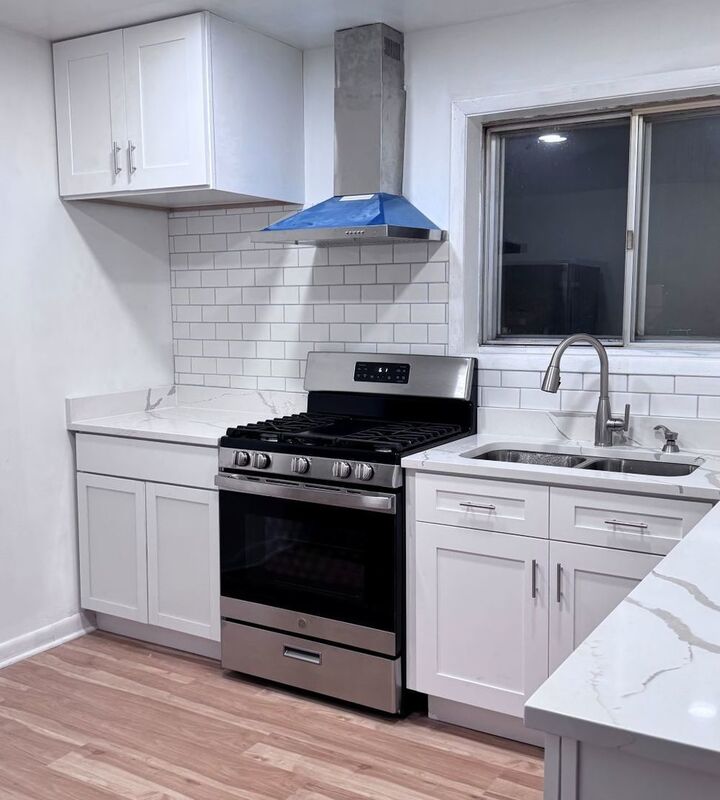 Property Photo: 7229 N Campbell Avenue IL 60645