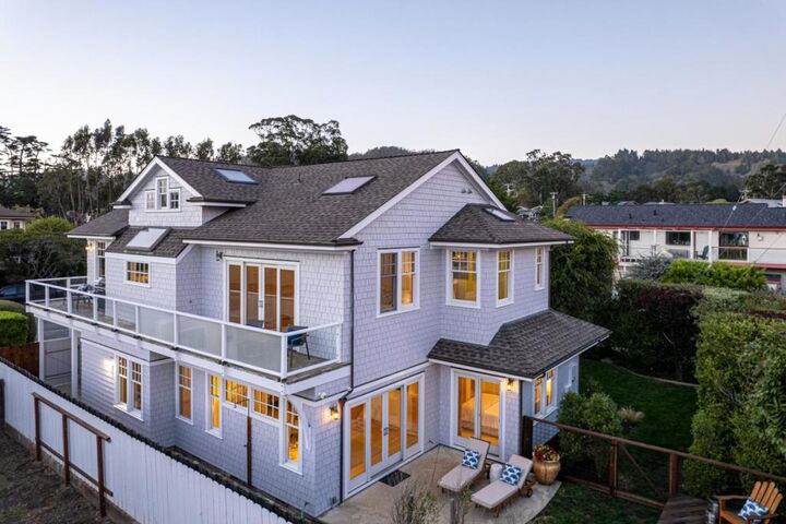 Property Photo:  2 Alameda Avenue  CA 94019 