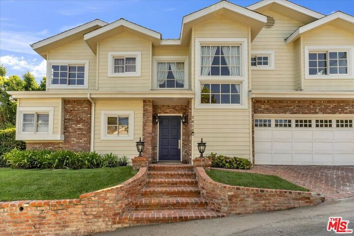 Property Photo:  3836 Glenridge Drive  CA 91423 