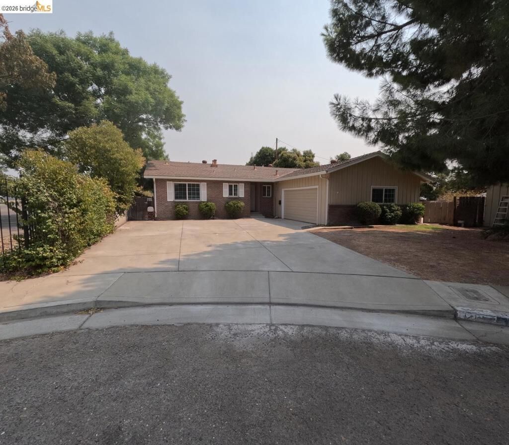 Property Photo: 1280 Dodd Ct CA 95341