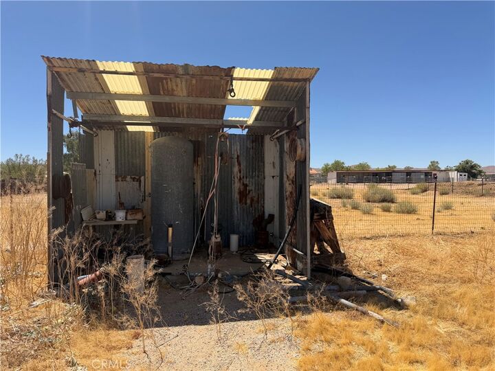 Property Photo:  1411 E Bowman  CA 93555 