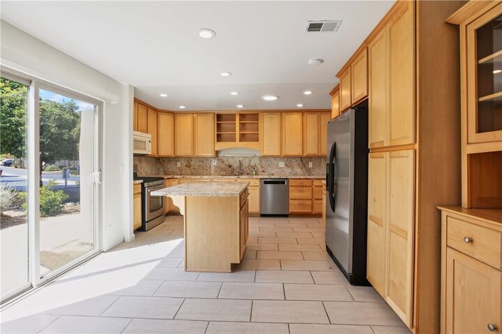 Property Photo:  81 Encanto  CA 93401 