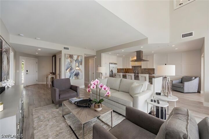 Property Photo: 4530 Gulf Shore Boulevard N 2-212 FL 34103
