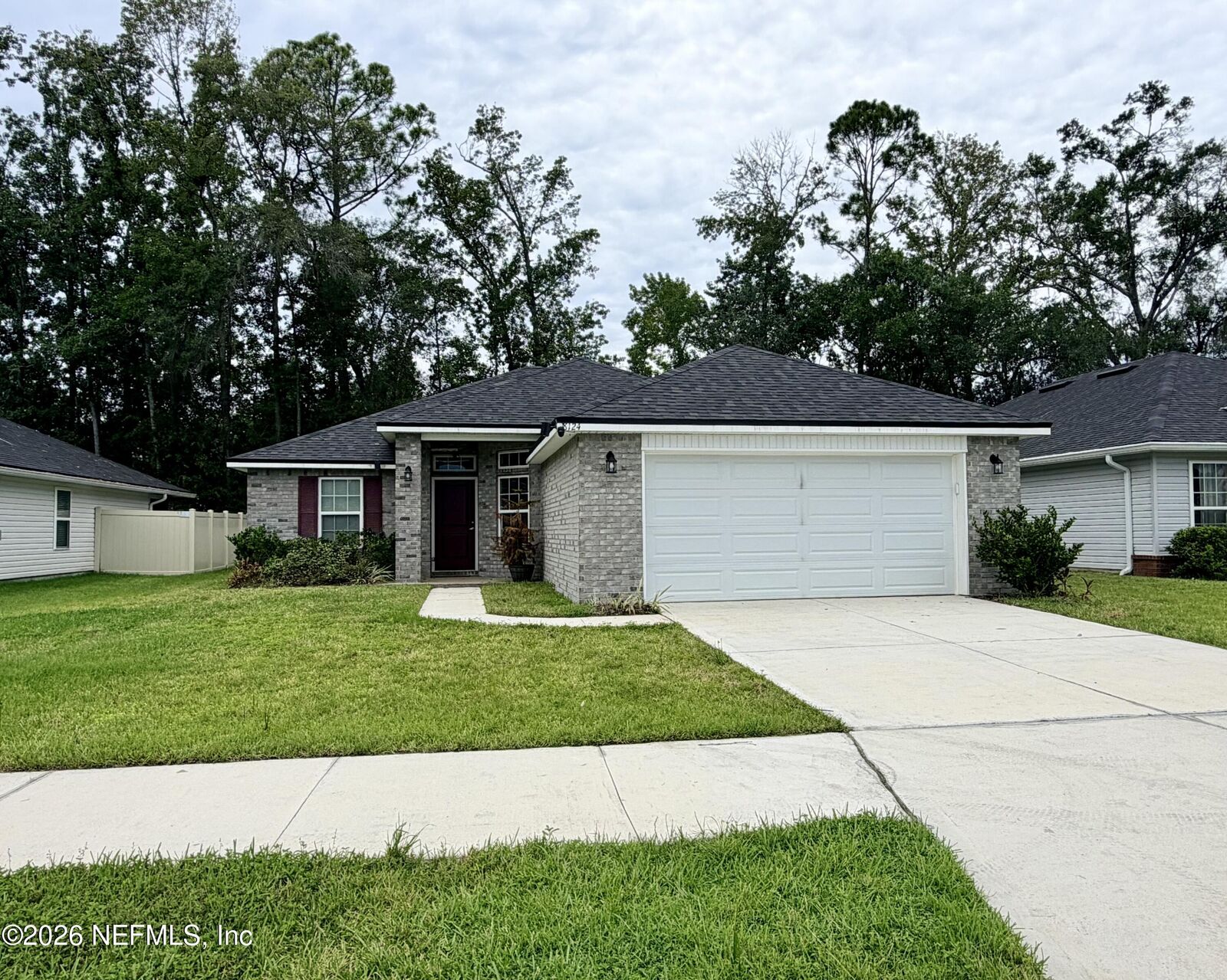 Property Photo: 8124 Helmsley Boulevard FL 32219