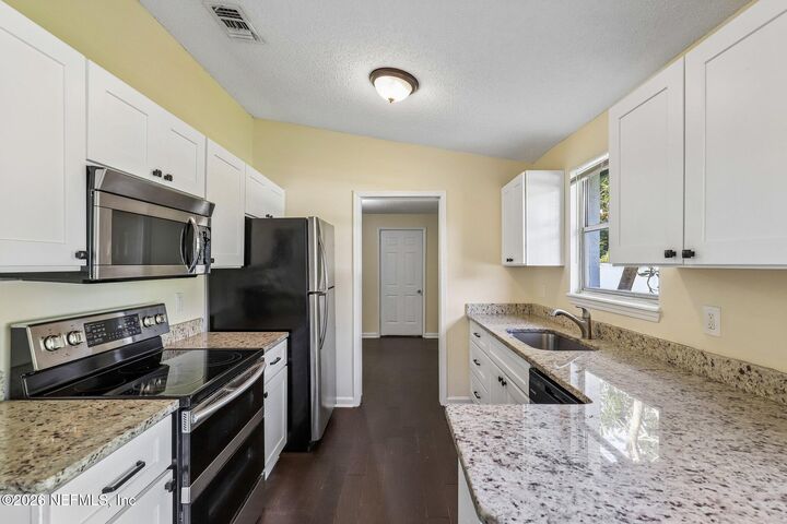 Property Photo:  6314 Ortega Farms Boulevard  FL 32244 