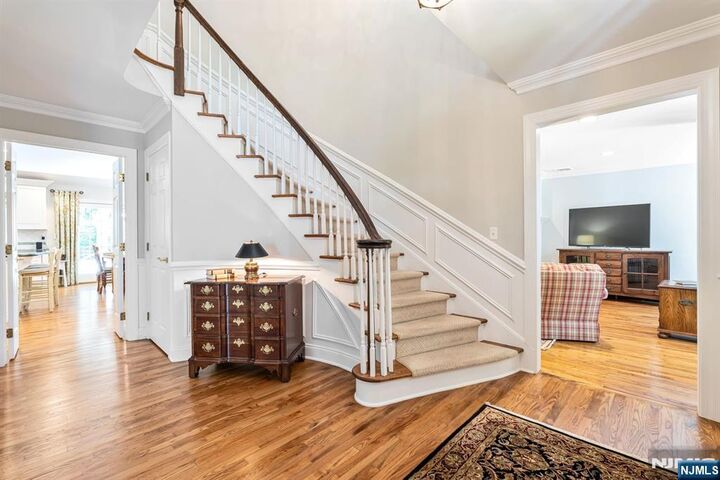 Property Photo:  65 W Walnut Street  NJ 07430 