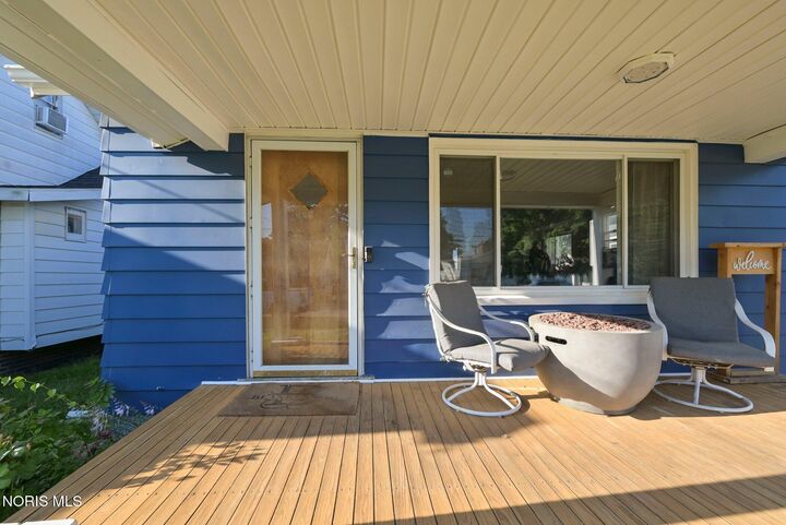 Property Photo: 2556 Elsie Avenue OH 43613