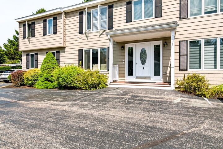 Property Photo: 1372 Post Road ME 04090