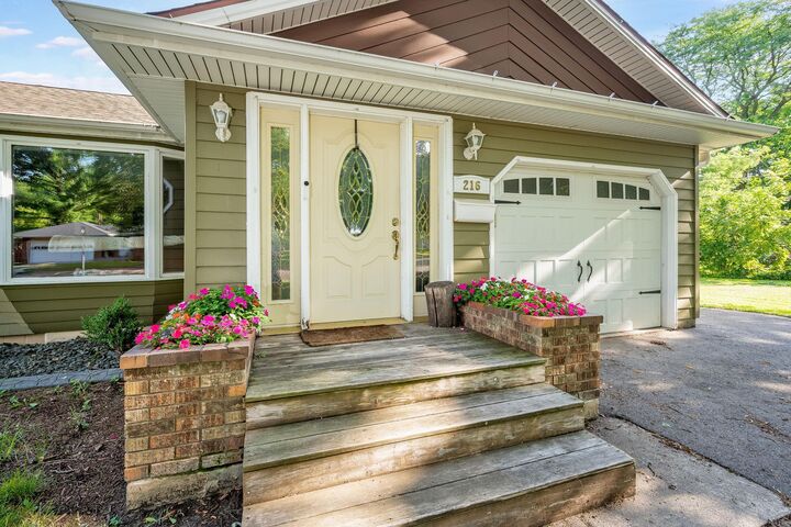 Property Photo:  216 Haynes Street  MN 56001 