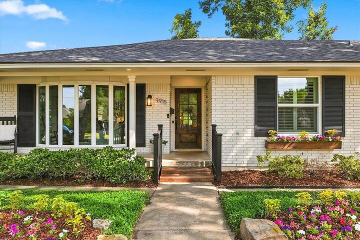 Property Photo: 9915 Faircrest Drive TX 75238