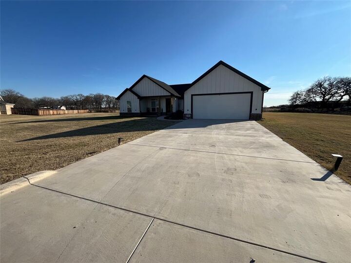 Property Photo: 171 Cool Meadows Court TX 76066
