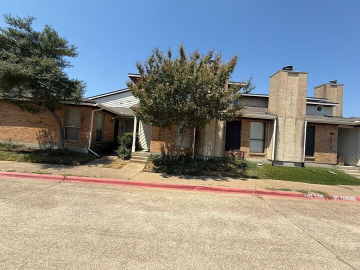 Property Photo: 4922 Rolling Vista TX 75150