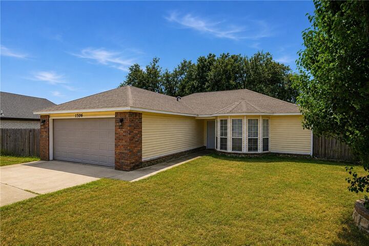 Property Photo:  1506 Moody Lane  AR 72764 