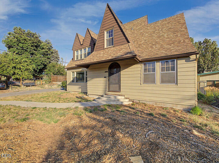 Property Photo:  1962 Manzanita Street  OR 97601 