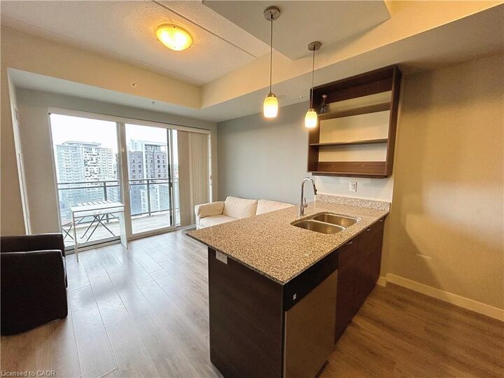 Property Photo:  318 Spruce Street 606  ON N2L 0E9 