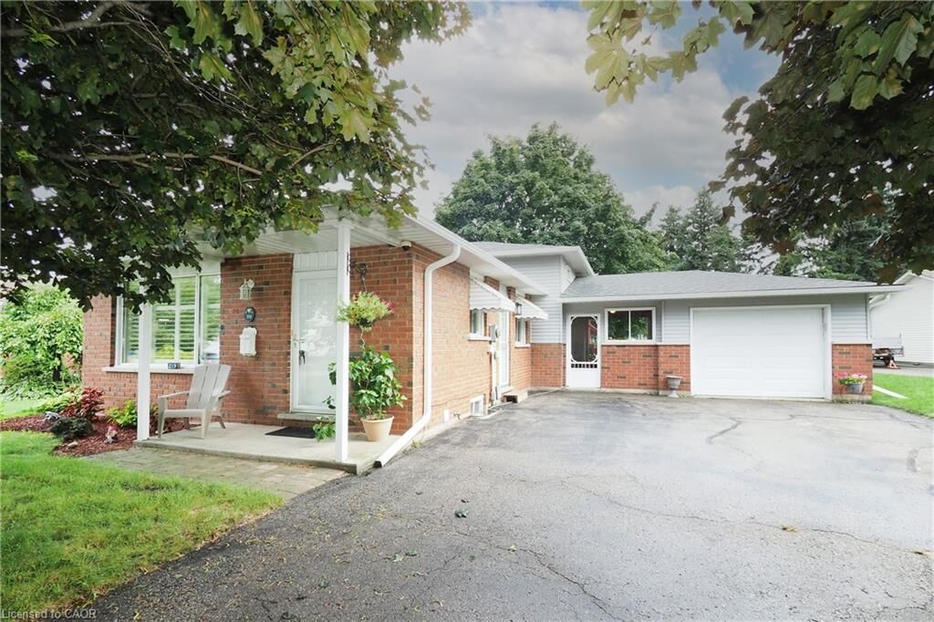Property Photo:  219 Foxhunt Road  ON N2K 2R8 