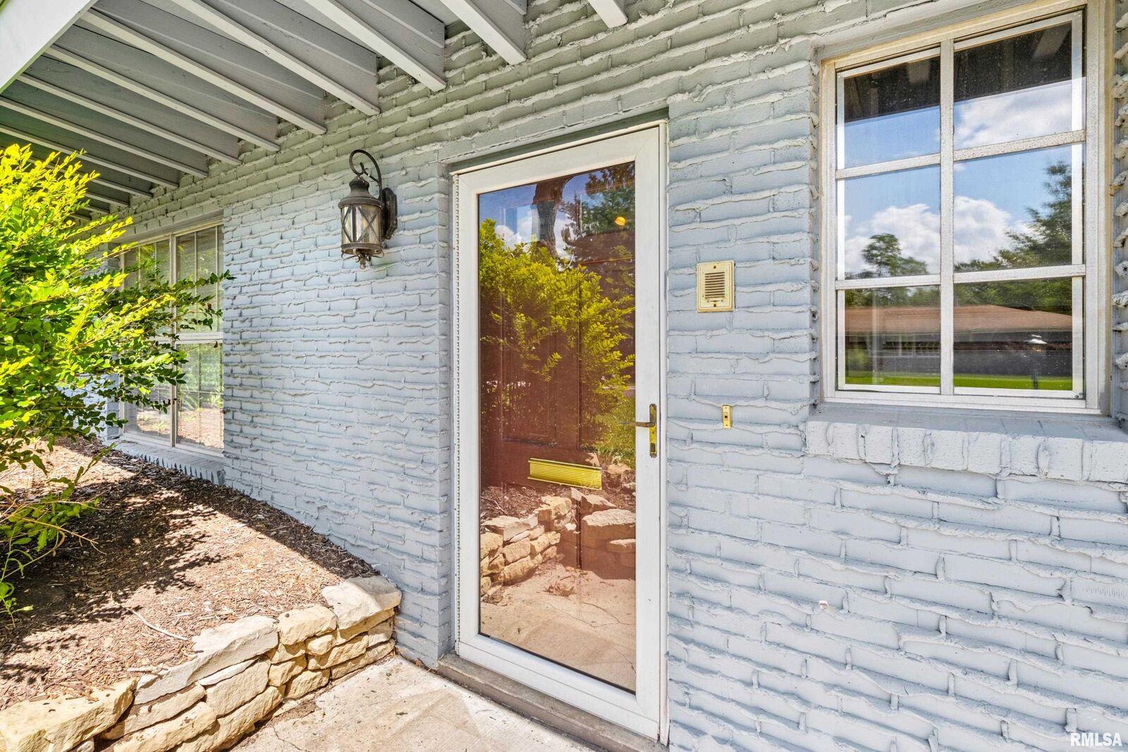 Property Photo: 4928 N Mansfield Drive IL 61614