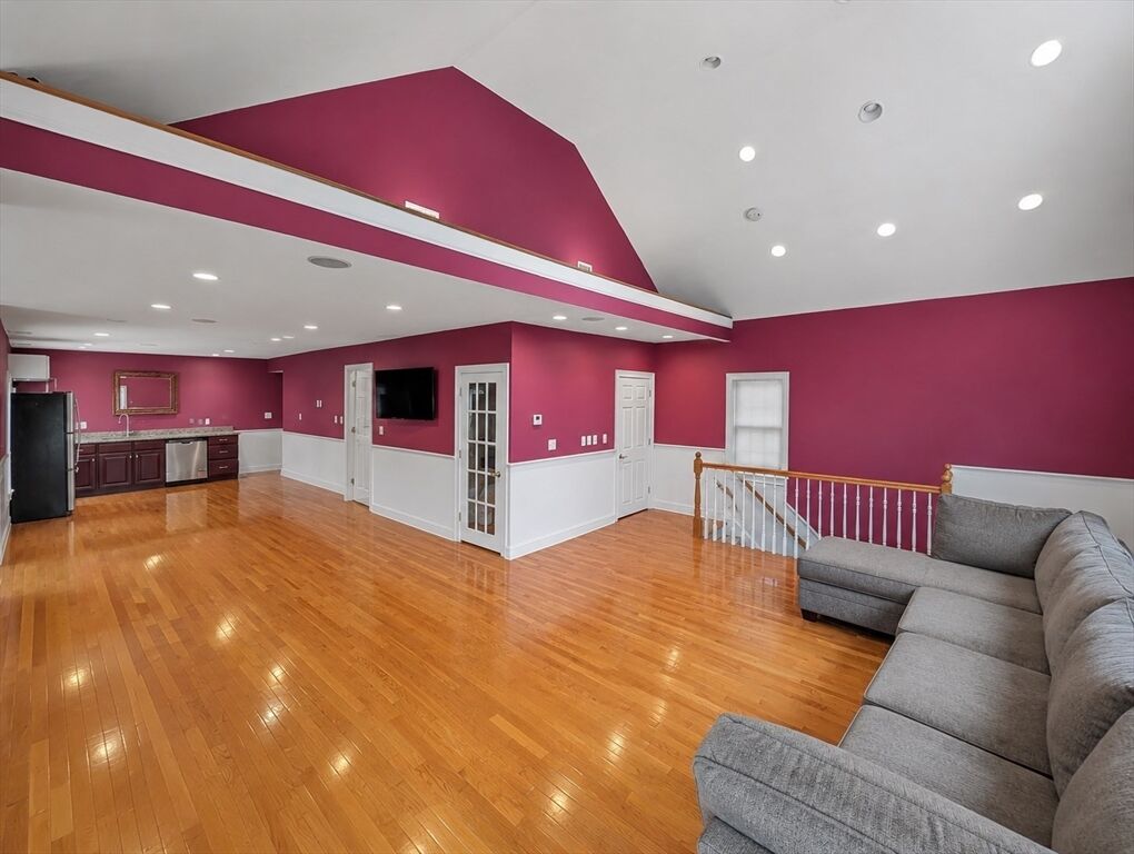 Property Photo: 5 Victoria Ter 2 MA 01527