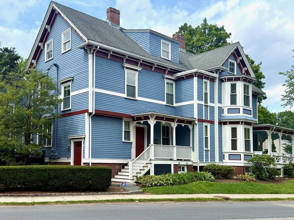 Property Photo:  90 Highland Ave 2  MA 02460 