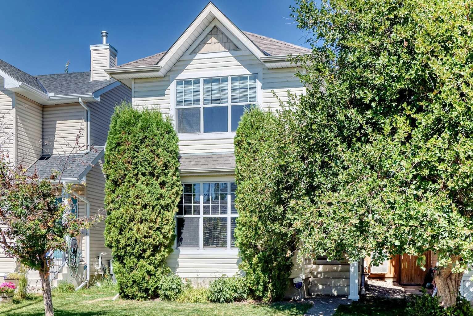 Property Photo:  22 Cramond Crescent SE  AB T3M 1B7 