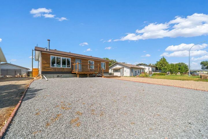 Property Photo: 13 Heather Court AB T0J 1V0