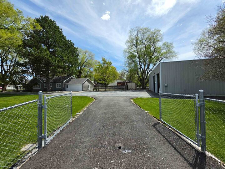 Property Photo: 3991 Hawthorne Rd ID 83201
