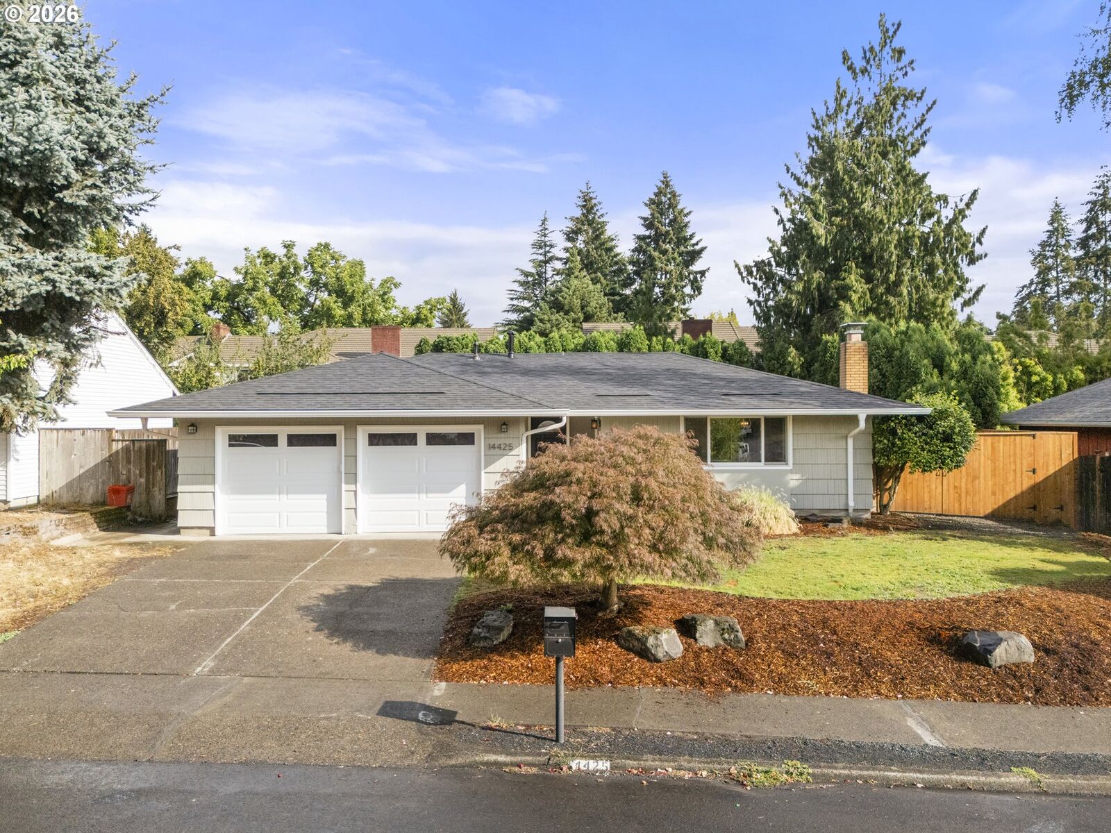 Property Photo:  14425 SW Bonnie Brae St  OR 97005 