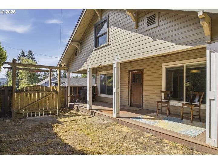 Property Photo: 14827 SE River Rd OR 97267