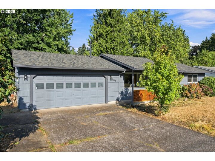 Property Photo: 101 SE 194th Ave OR 97233