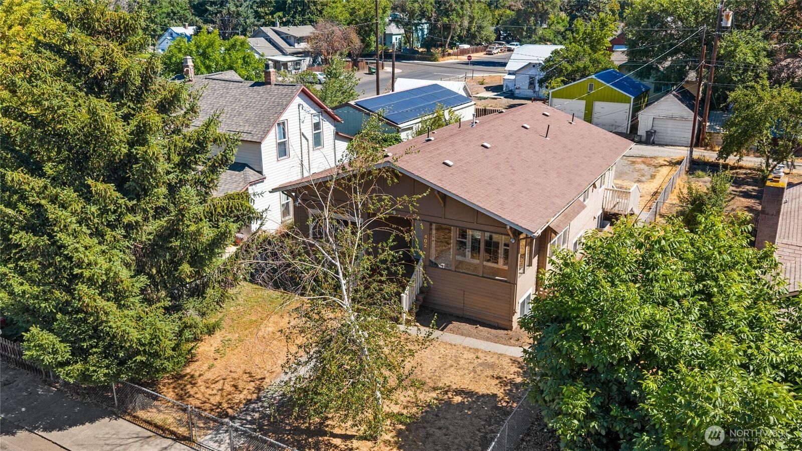 Property Photo:  402 S Pearl Street  WA 98926 