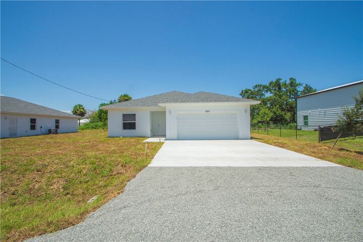 Property Photo:  926 7th Street  FL 32962 